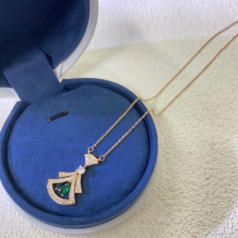 Bv1g*ai necklaces